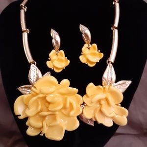 Signed Oscar de la Renta Marigold Necklace Set